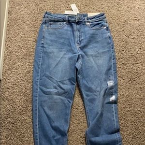 AE Mom Jeans new with tags